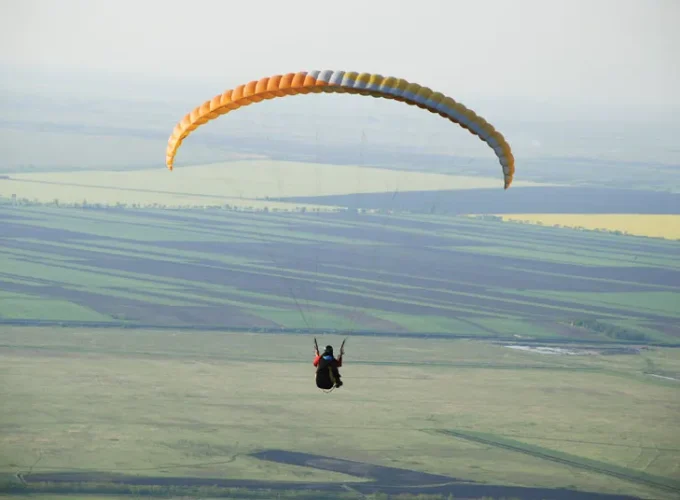 PARAGLIDING